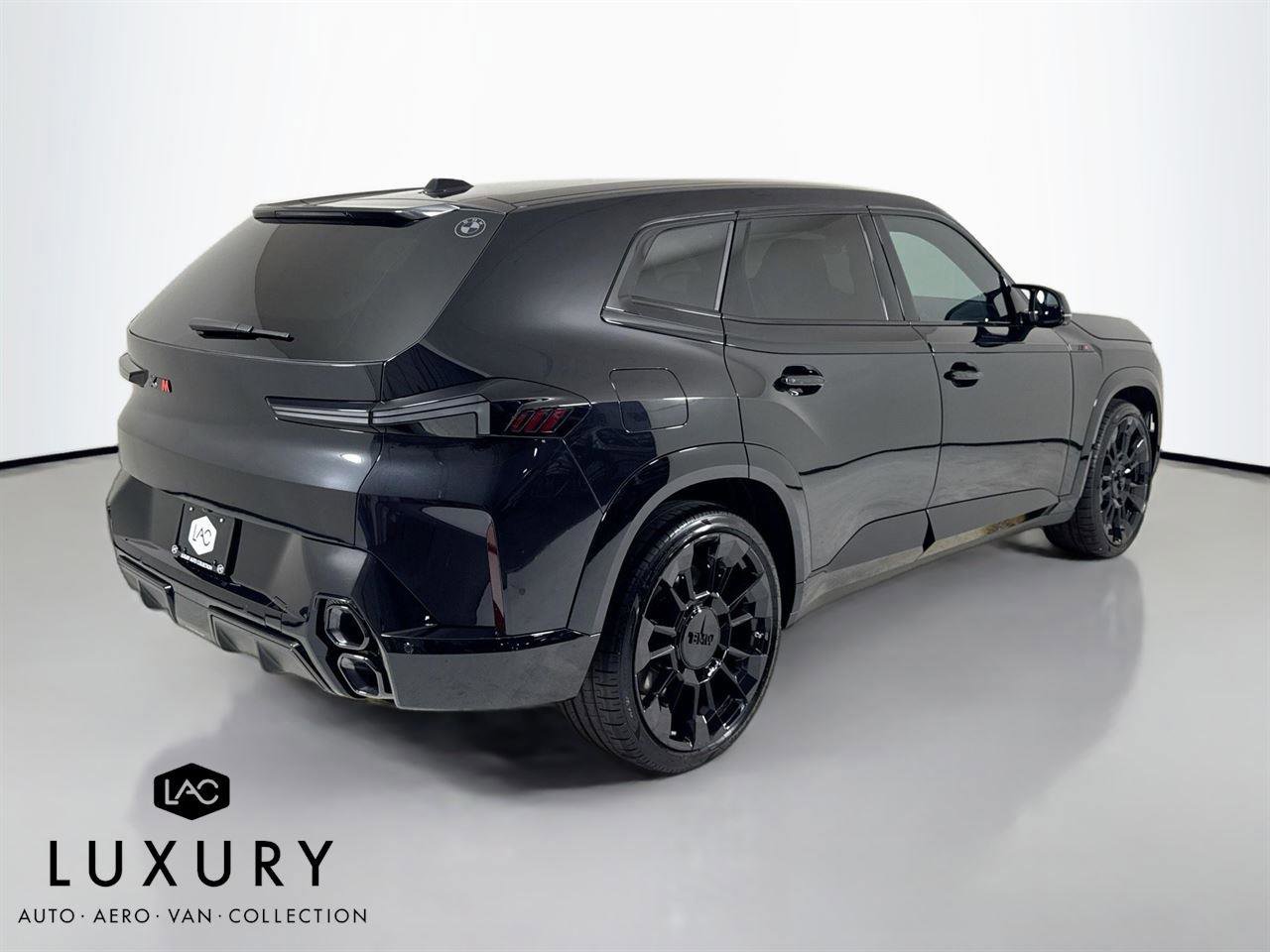 Used 2025 BMW XM image 4