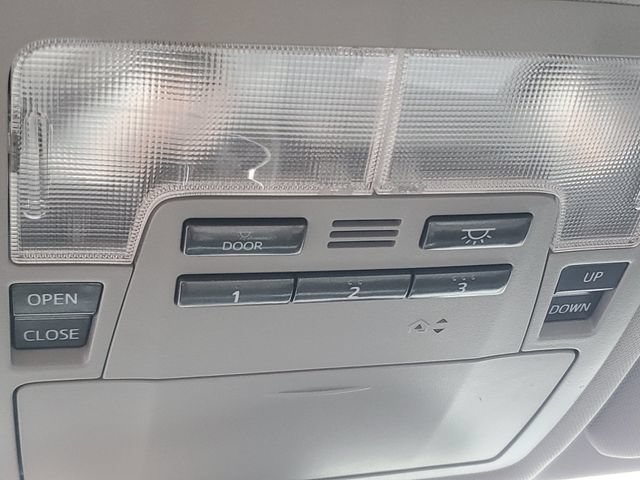 Used 2018 Toyota Highlander XLE w/ Protection Package #3 AWD/4WD image 32