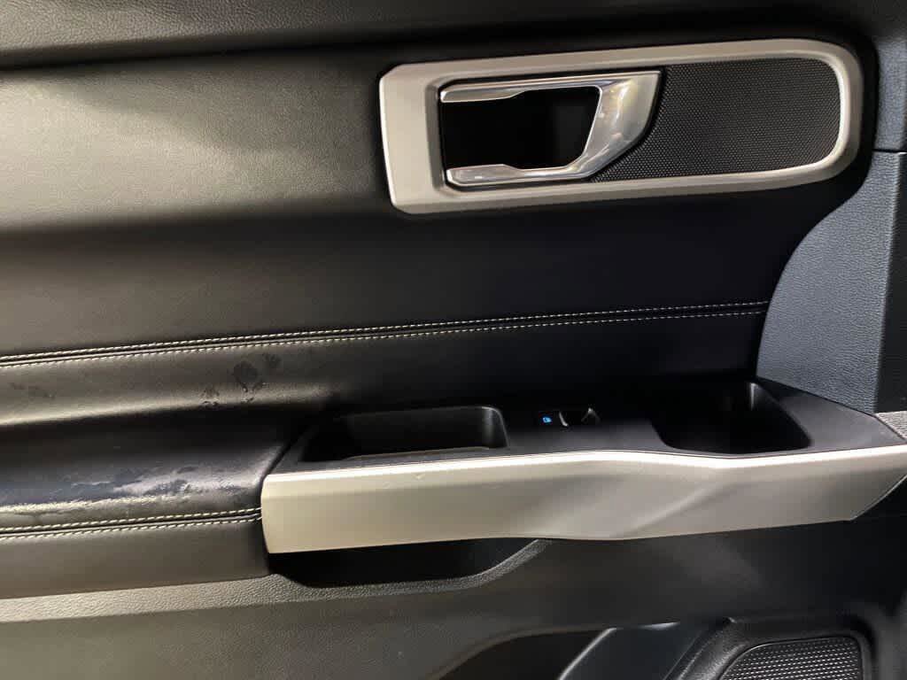 Used 2021 Ford Explorer XLT AWD/4WD image 17