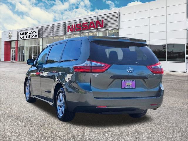 Used 2020 Toyota Sienna L image 5