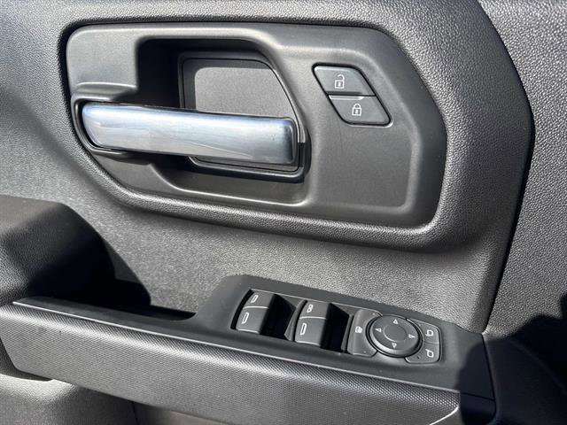 Used 2024 GMC Sierra 2500 Pro w/ Convenience Package image 9