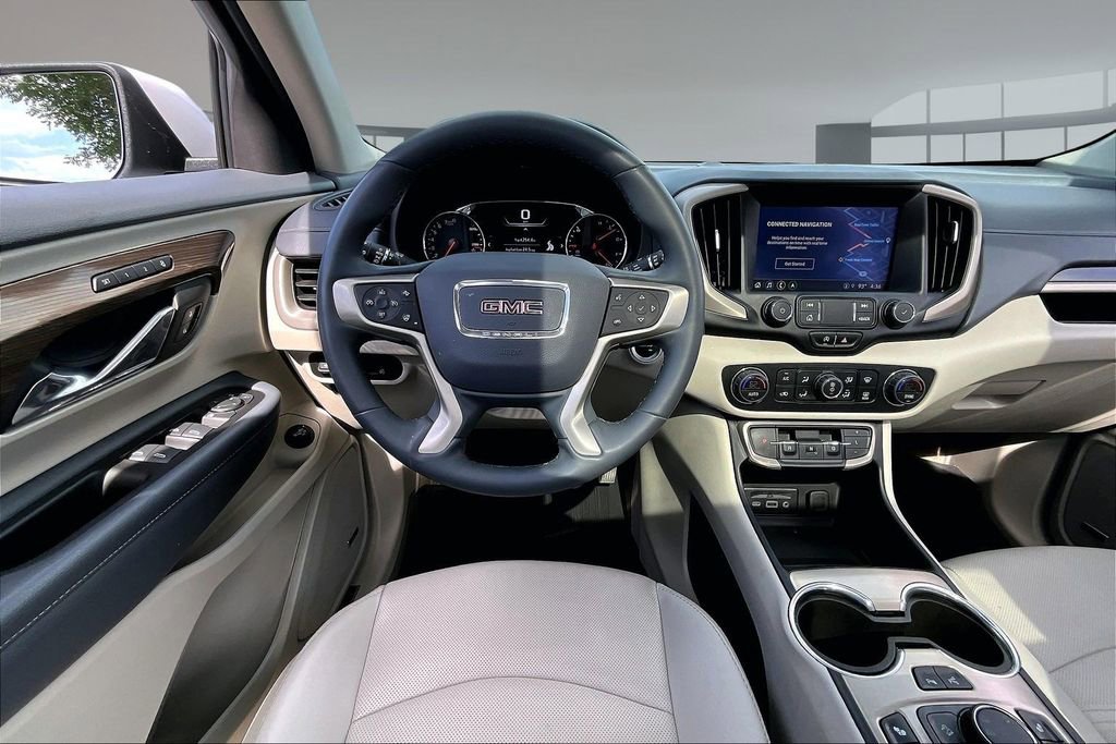 Used 2023 GMC Terrain Denali w/ Denali Premium Package AWD/4WD image 5