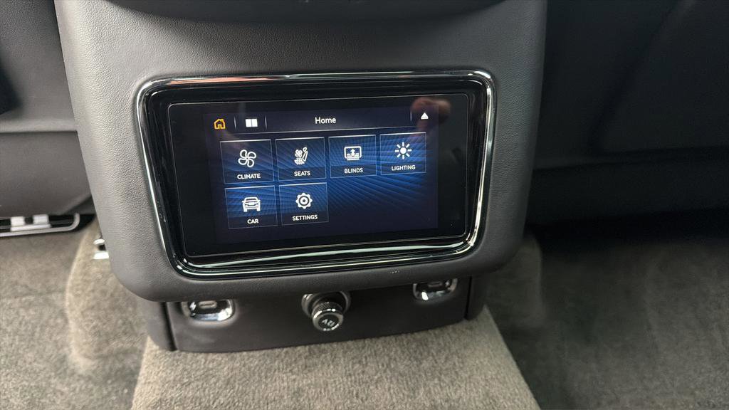 Used 2021 Bentley Bentayga image 28