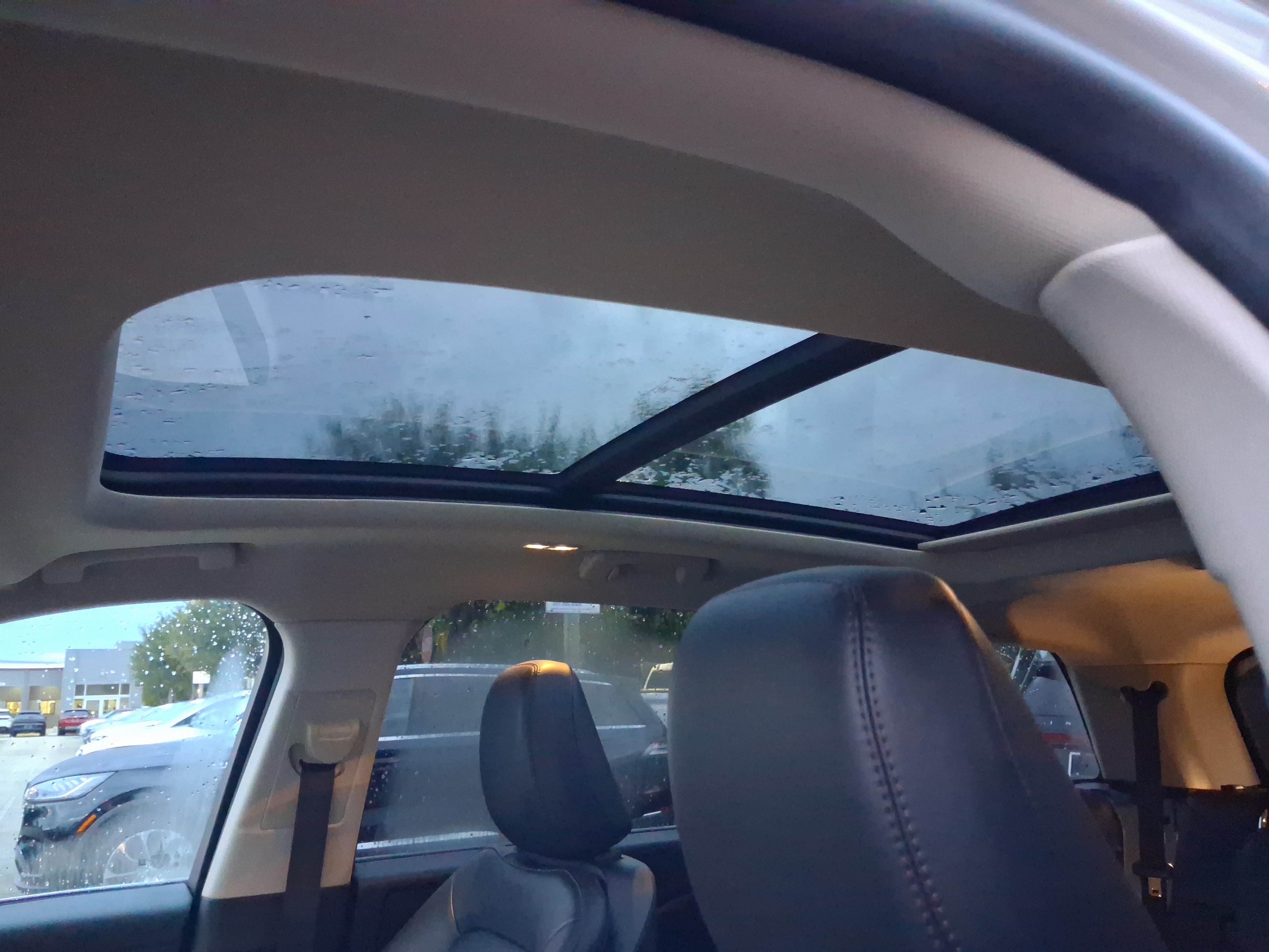 Used 2024 Lincoln Aviator 2WD w/ Premium Package image 10