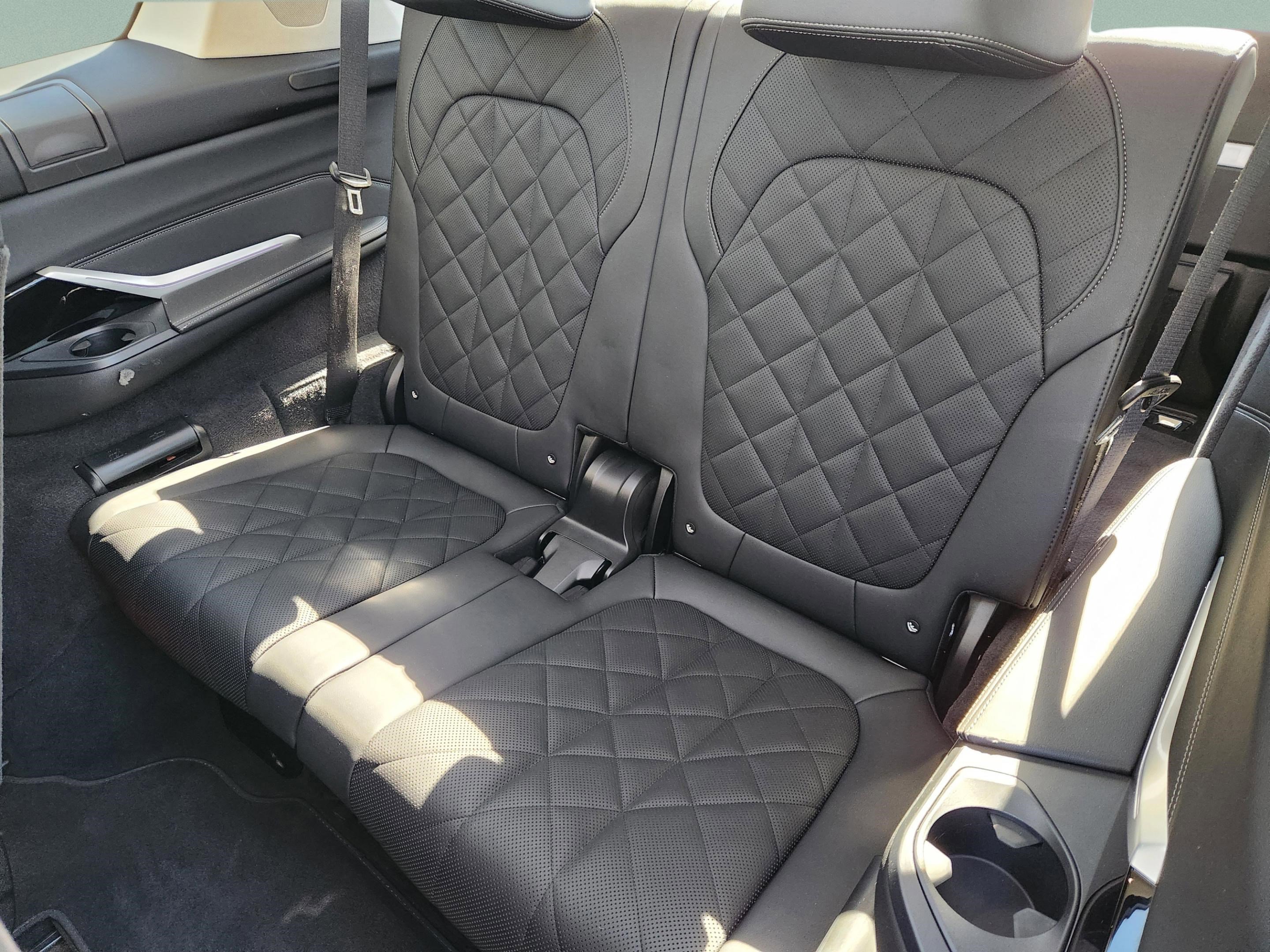 Used 2024 BMW X7 xDrive40i w/ Premium Package image 26