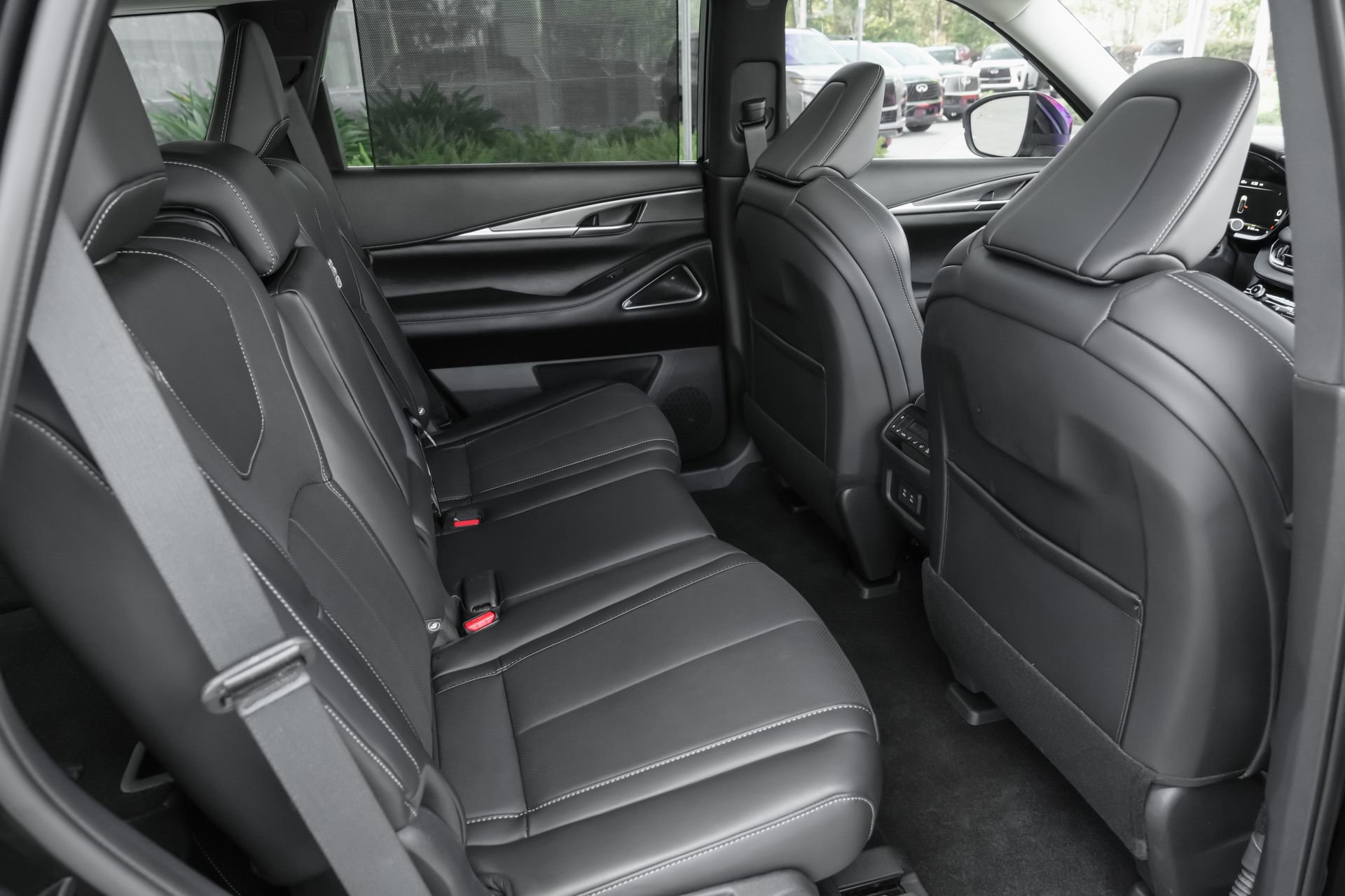 Certified 2026 INFINITI QX60 Luxe w/ Cargo Package FWD image 35