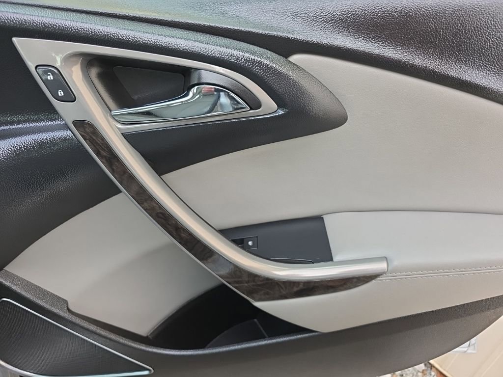 Used 2014 Buick Verano FWD image 22