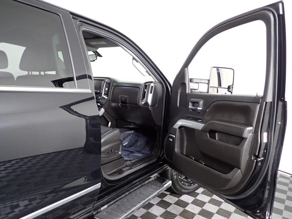 Used 2019 Chevrolet Silverado 2500 LTZ w/ Duramax Plus Package AWD/4WD image 38