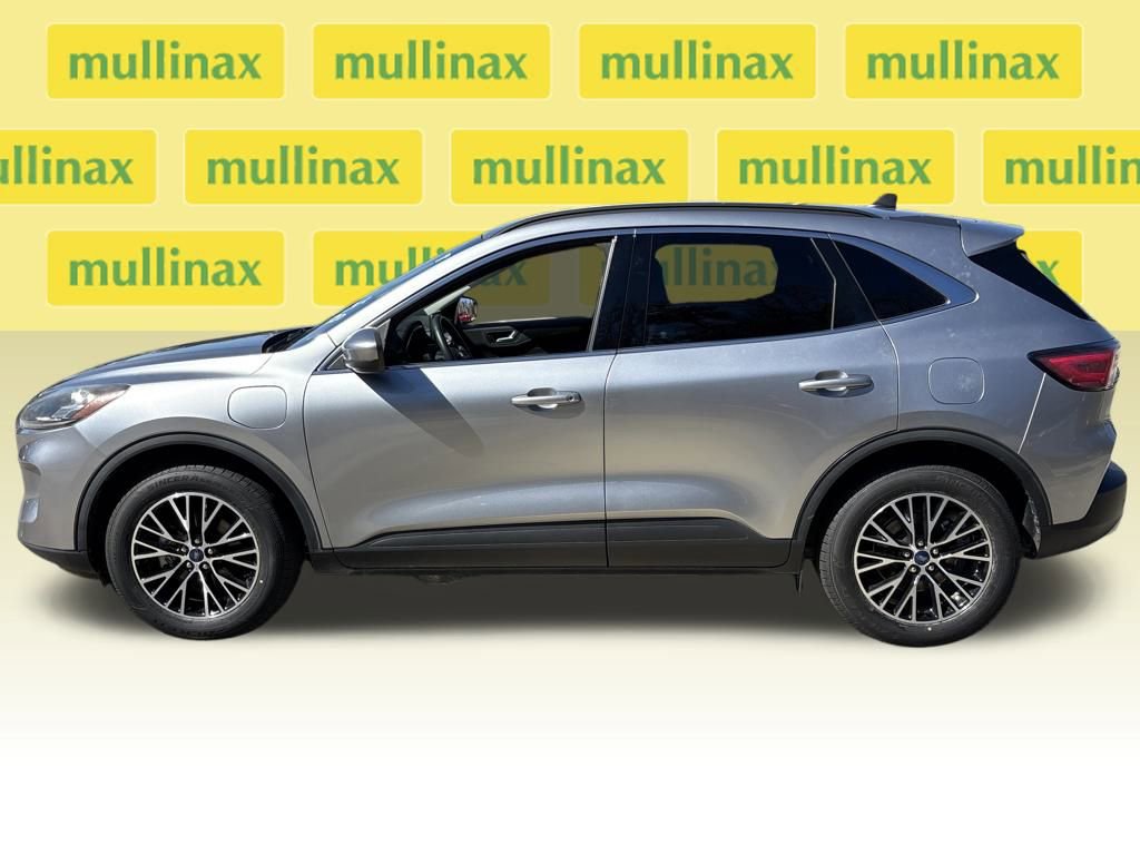 Certified 2022 Ford Escape Titanium image 10