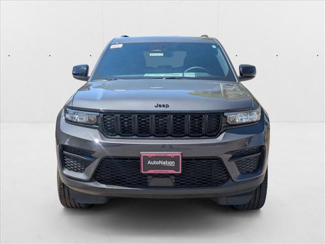 New 2025 Jeep Grand Cherokee Altitude image 6