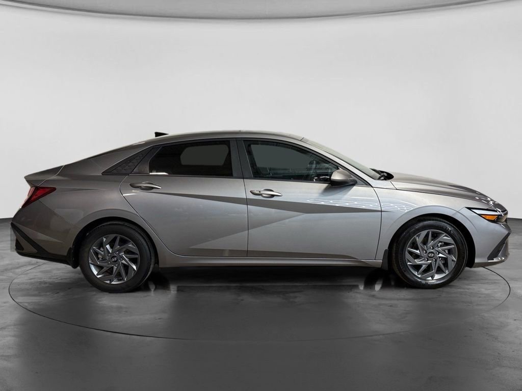 Certified 2024 Hyundai Elantra SEL image 5