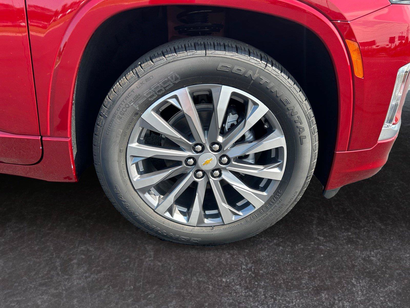 Used 2023 Chevrolet Traverse Premier FWD image 29