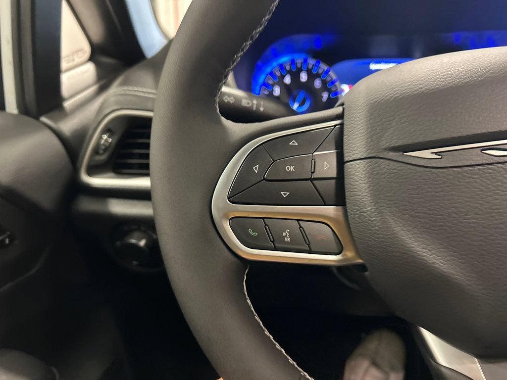 New 2027 Chrysler Pacifica Select FWD image 20