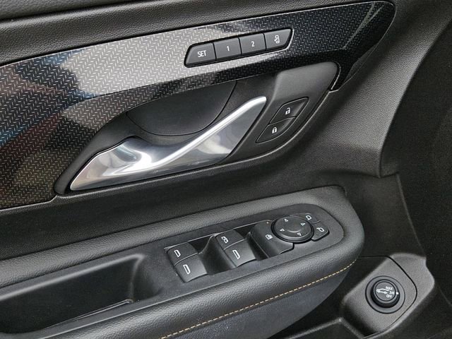 Used 2024 GMC Terrain AT4 image 30