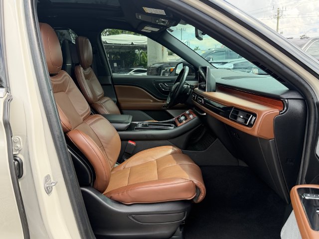 Used 2024 Lincoln Aviator Reserve w/ Equipment Group 201A AWD/4WD image 16