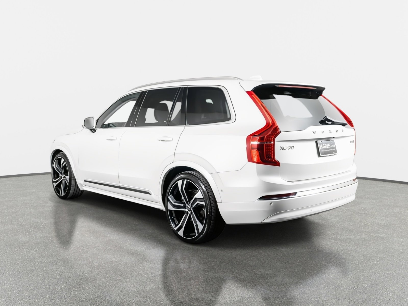 Used 2025 Volvo XC90 B6 Ultra w/ Protection Package Premier image 14