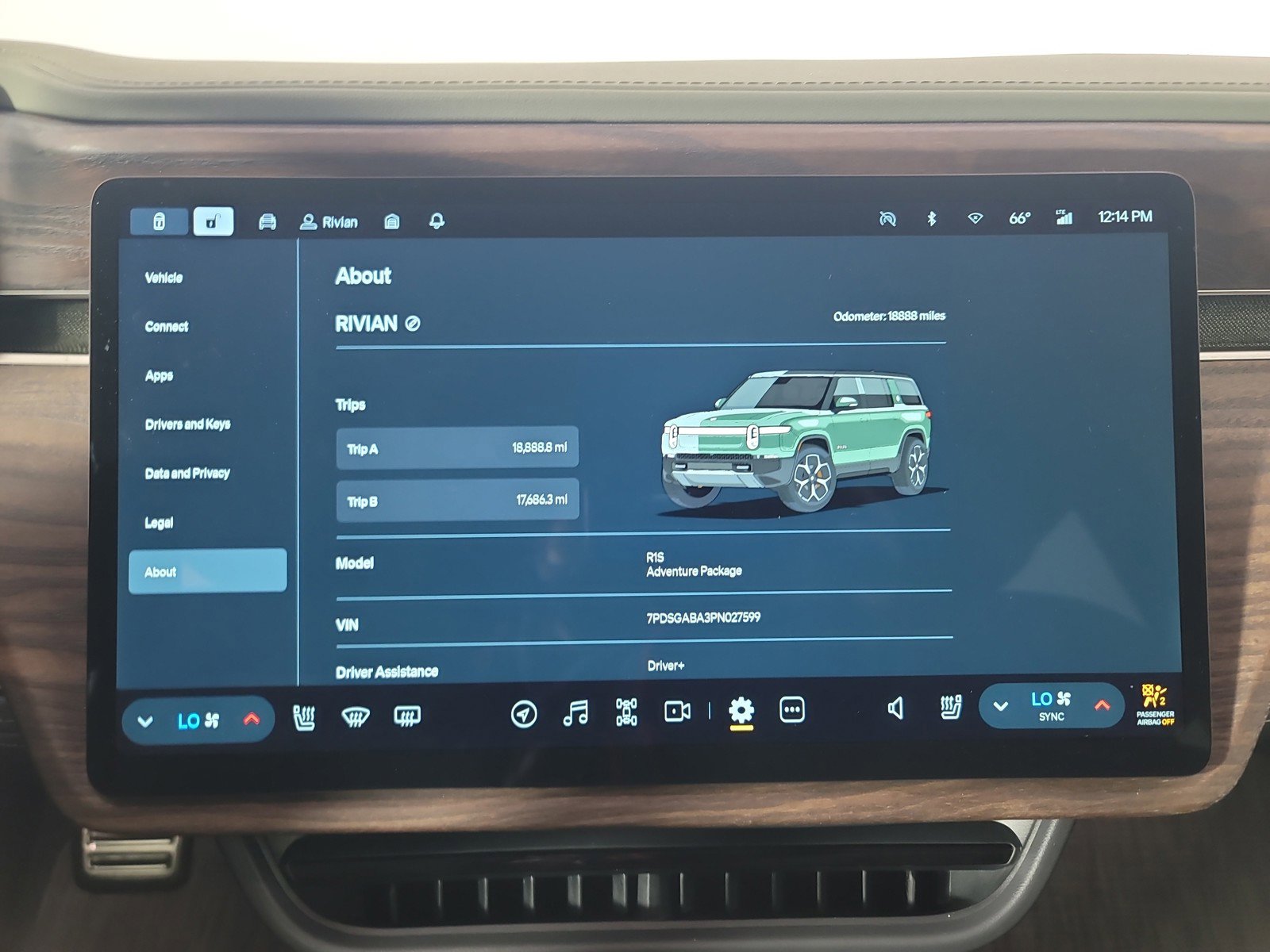 Used 2023 Rivian R1S Adventure AWD/4WD image 29