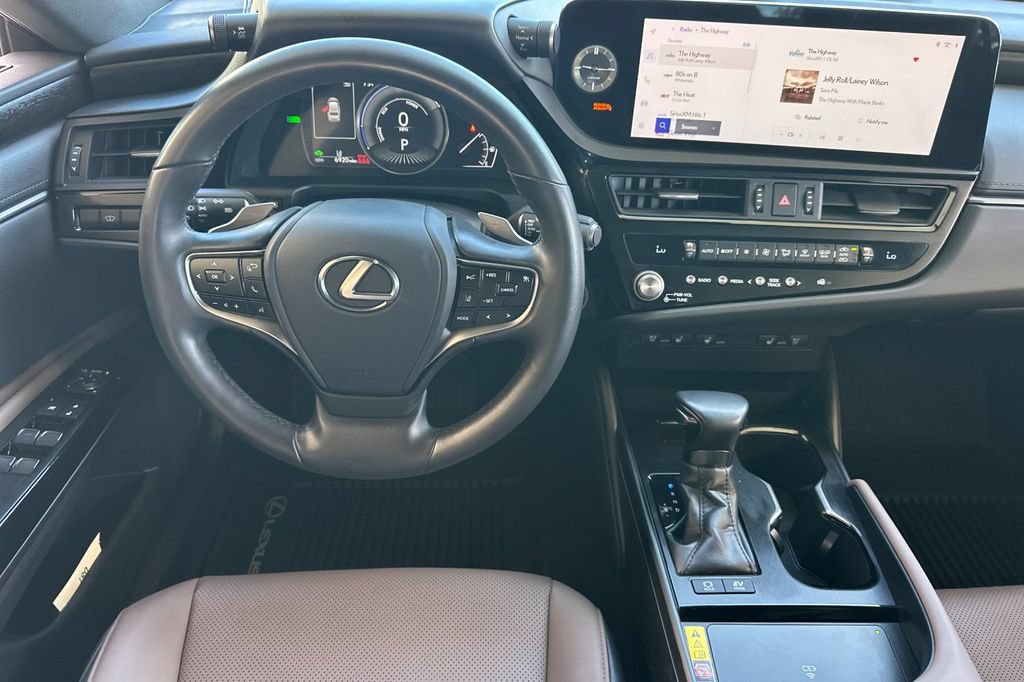 Certified 2025 Lexus ES 300h w/ Premium Package FWD image 17
