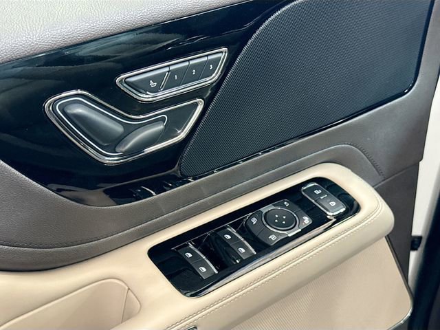 Used 2020 Lincoln Aviator AWD image 19