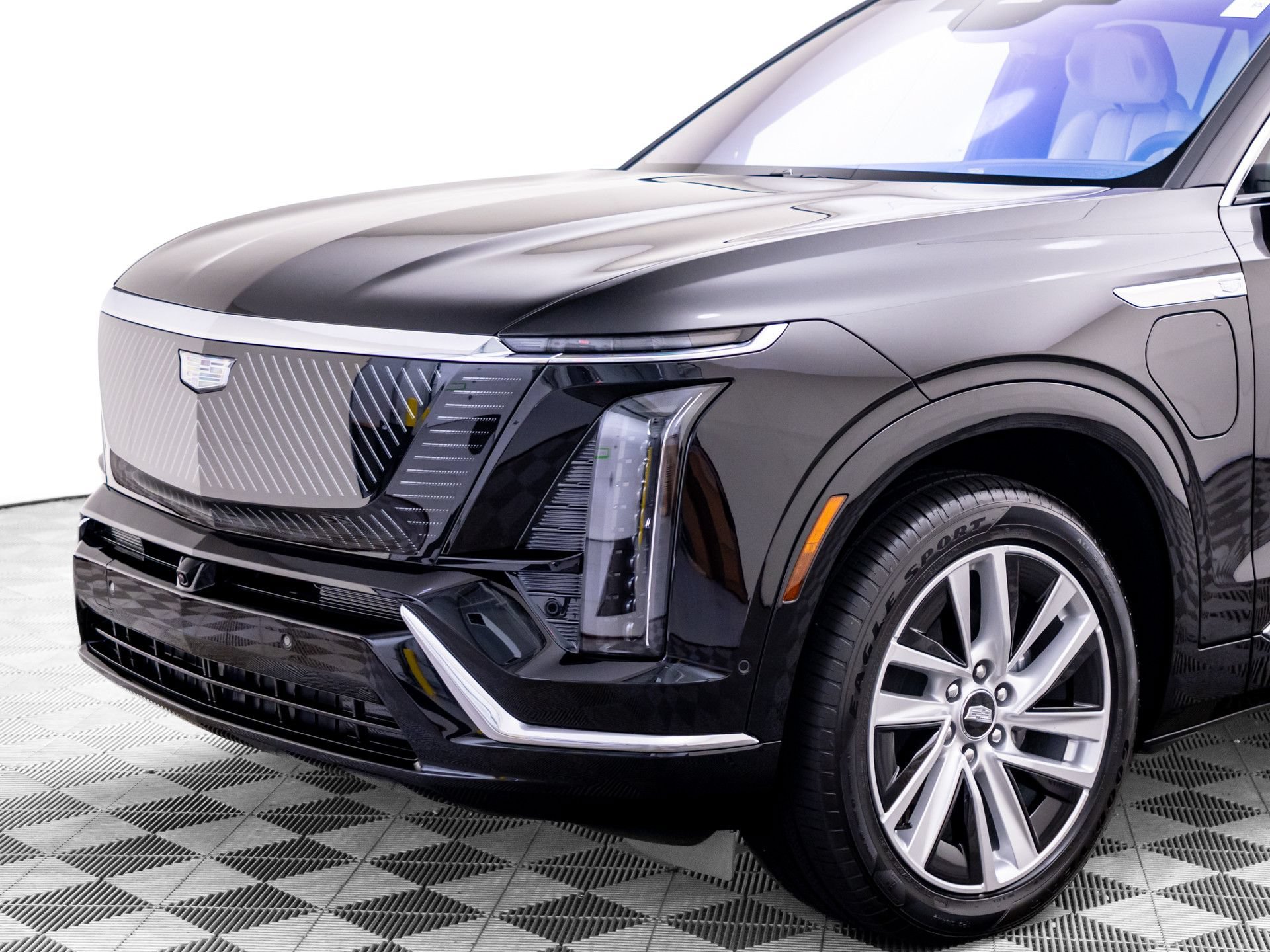 New 2027 Cadillac Vistiq Luxury w/ LPO, Trailering Package AWD/4WD image 43
