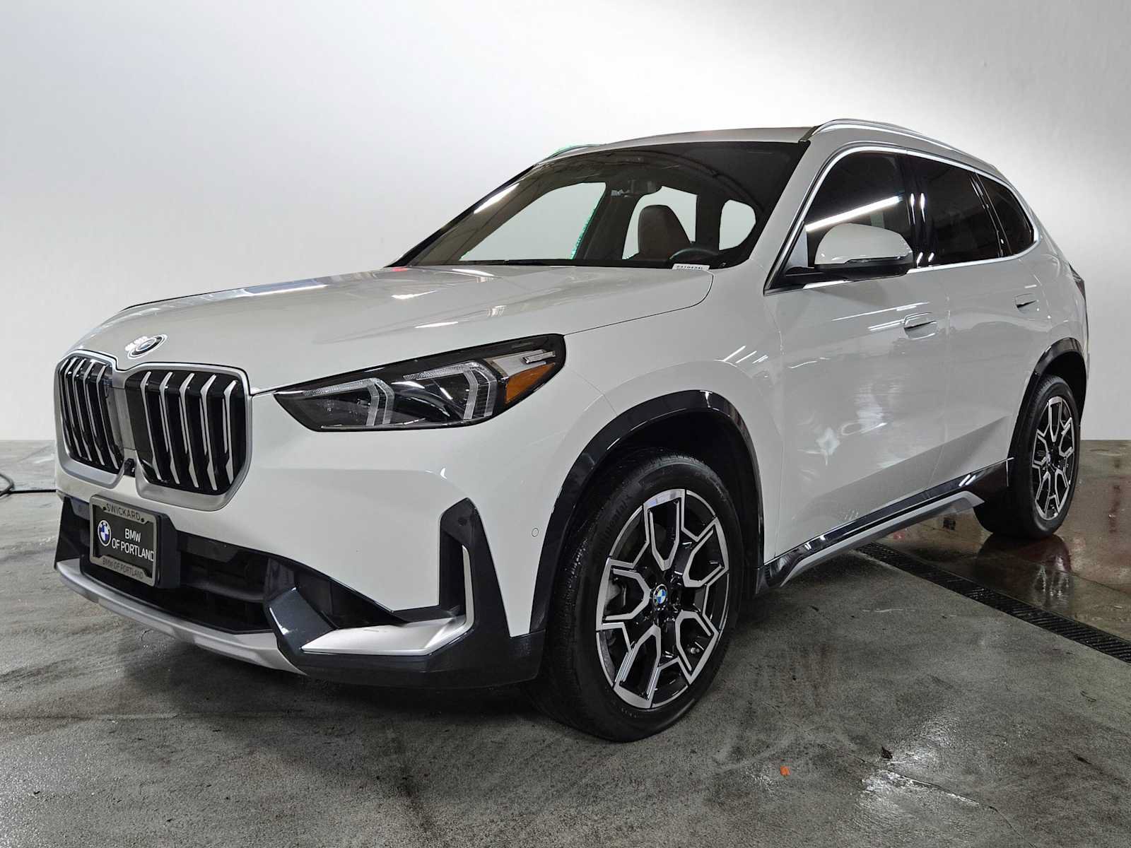 Used 2026 BMW X1 xDrive28i w/ Technology Package AWD/4WD image 8
