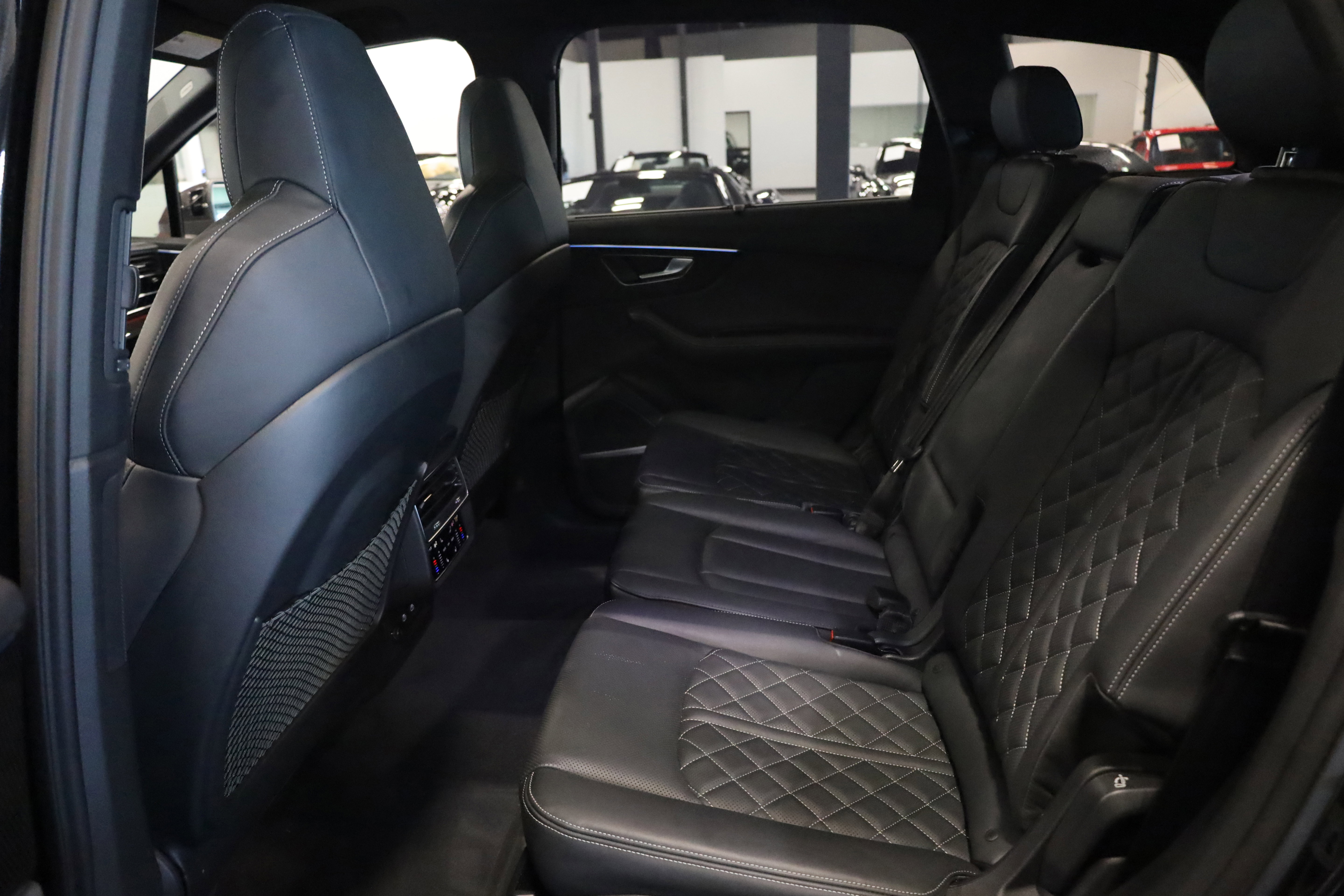 Used 2023 Audi SQ7 Prestige image 37