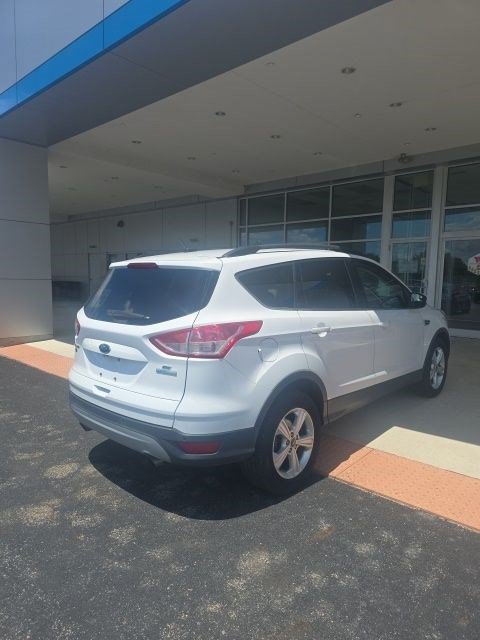 Used 2016 Ford Escape SE w/ Equipment Group 201A FWD image 3