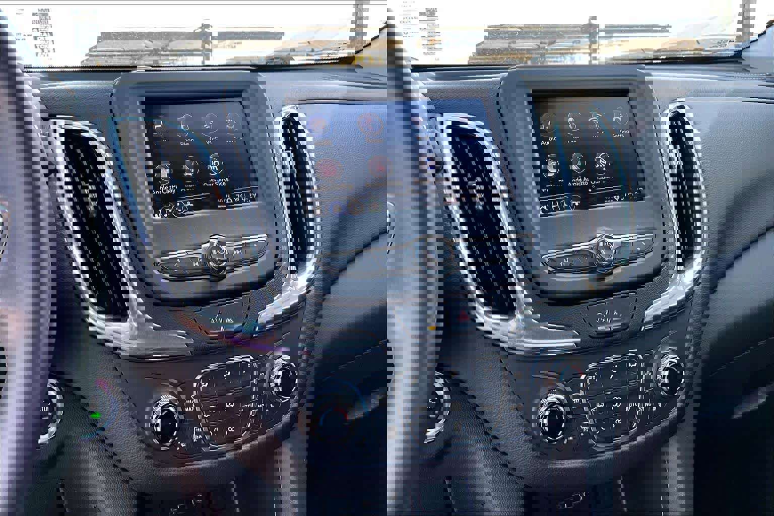 Used 2024 Chevrolet Equinox LT FWD image 30