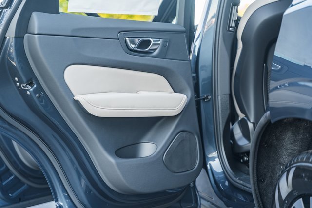 New 2026 Volvo XC60 B5 Core w/ Climate Package image 38