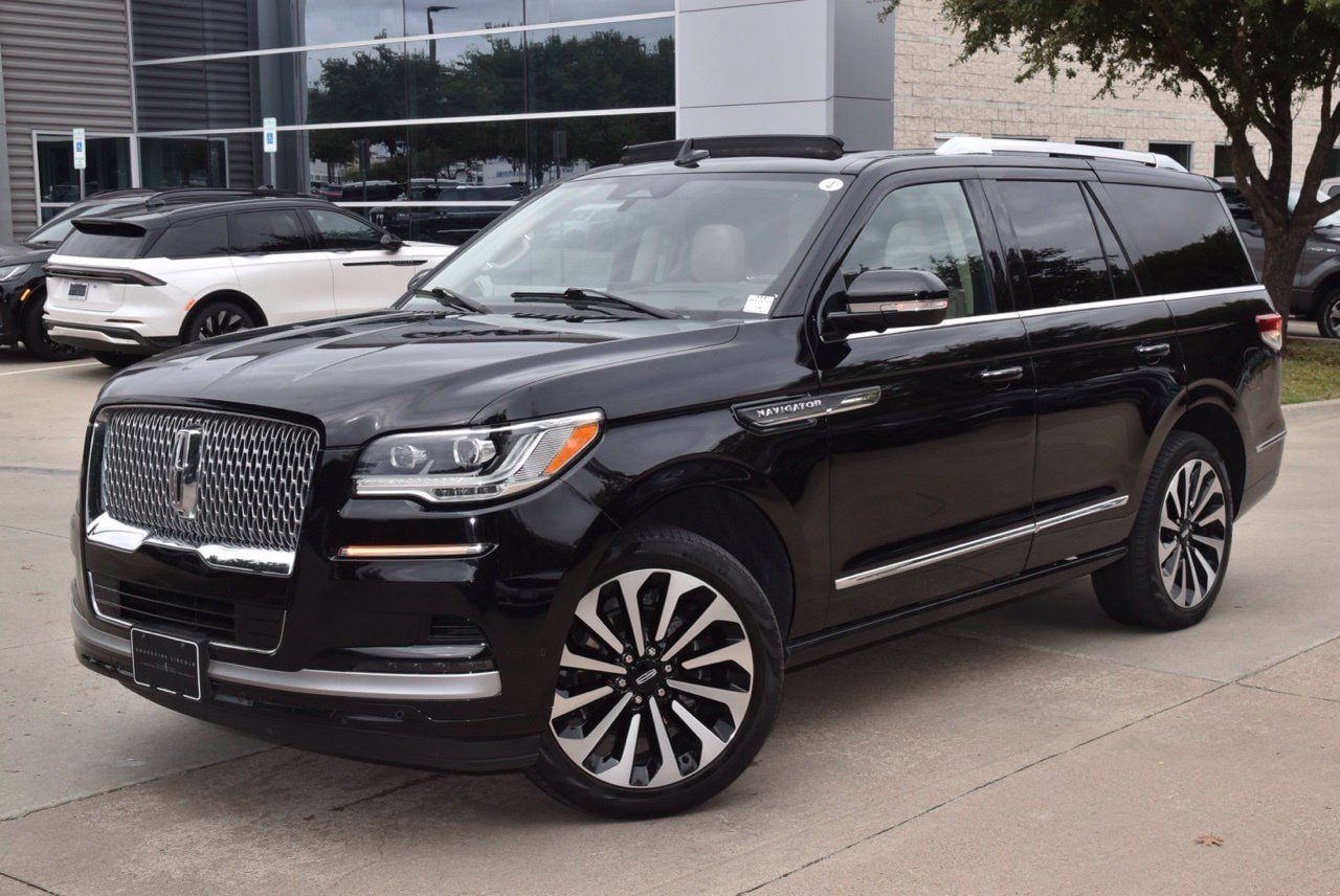 Used 2024 Lincoln Navigator Reserve AWD/4WD image 42