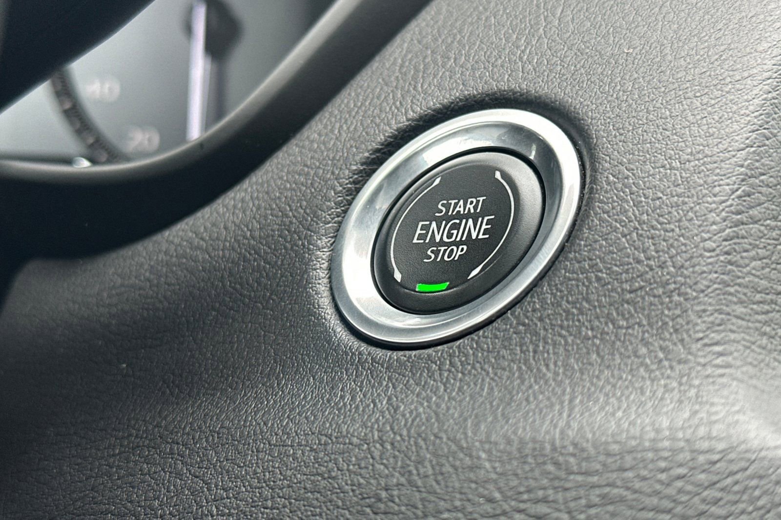 Used 2023 Cadillac XT4 Luxury w/ Cold Weather Package image 29