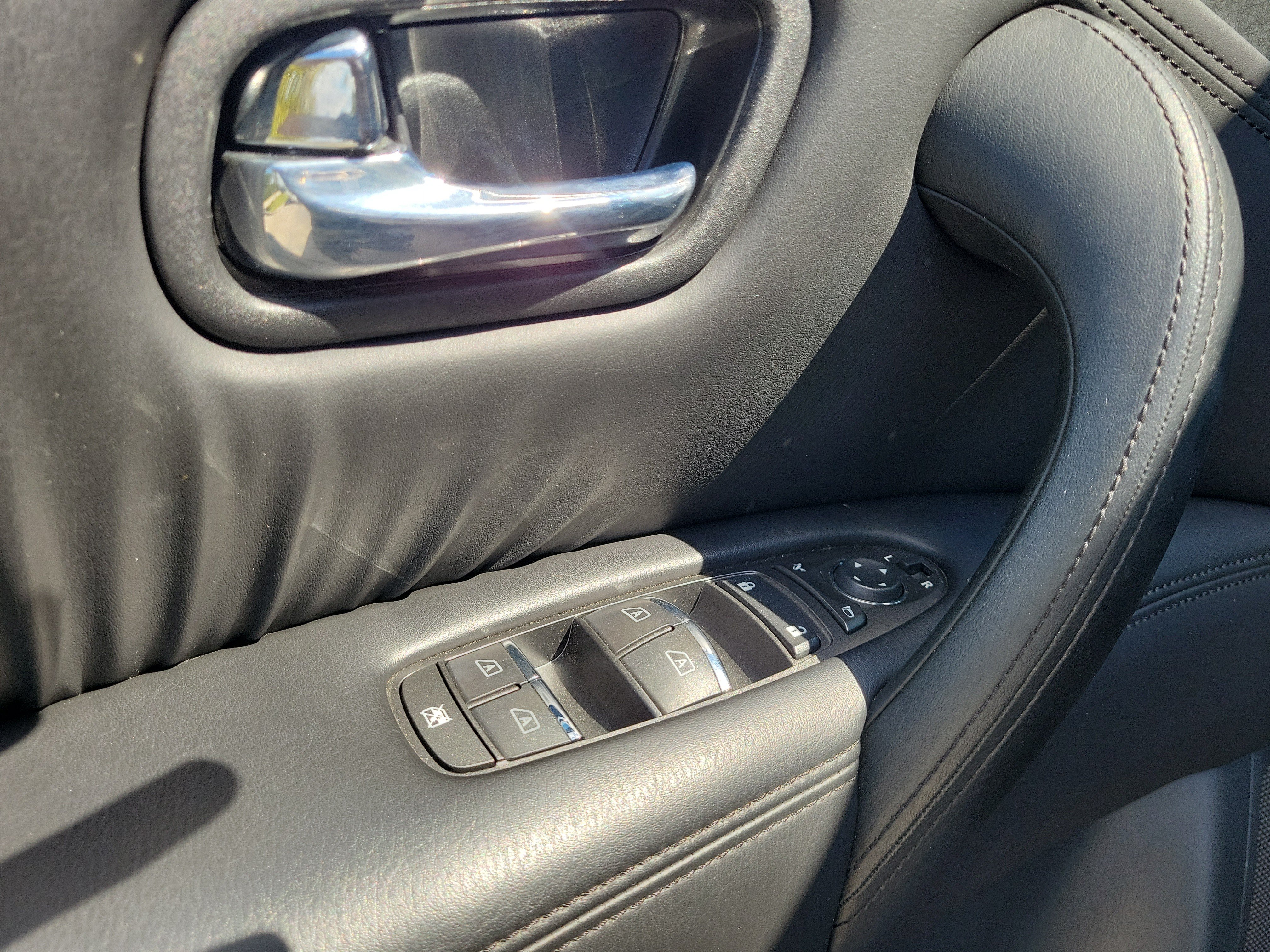 Certified 2023 Nissan Armada SV w/ Cargo Package RWD image 12