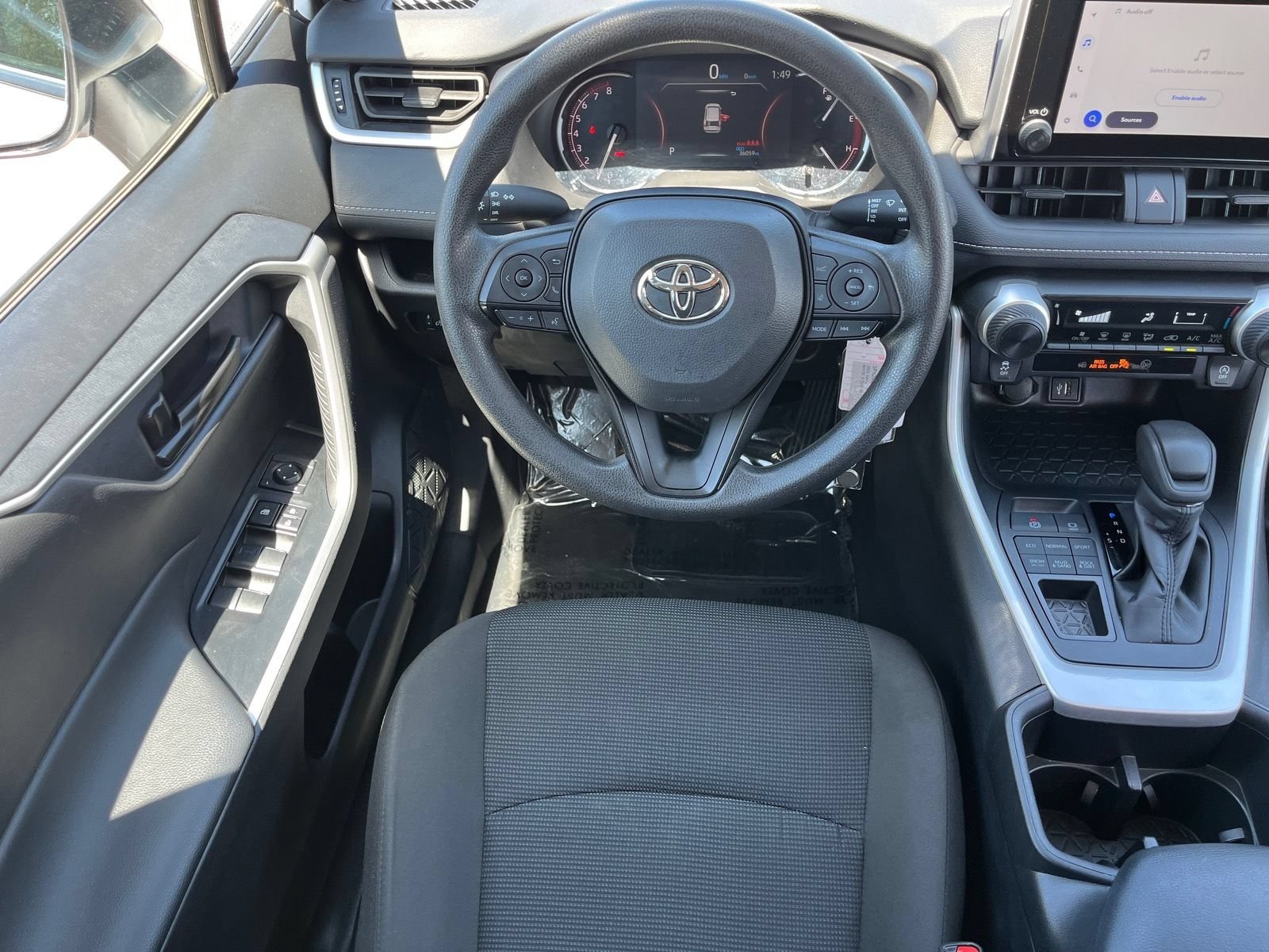 Used 2025 Toyota RAV4 LE AWD/4WD image 13