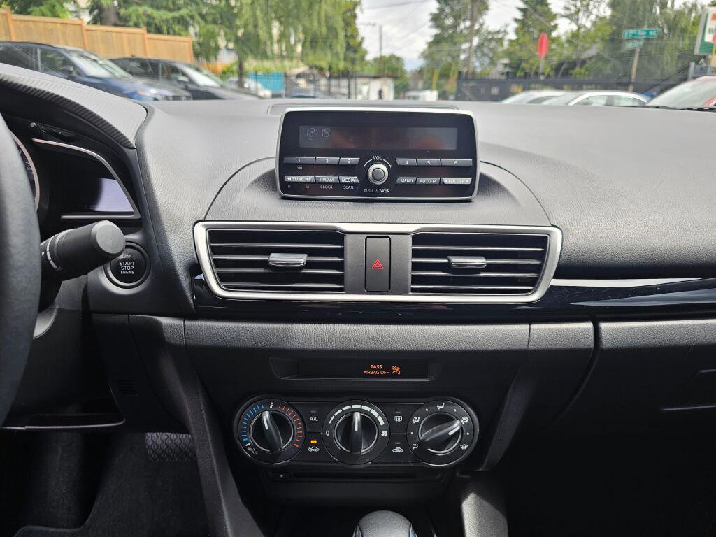 Used 2014 MAZDA MAZDA3 i Touring FWD image 26