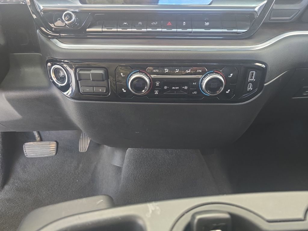 Used 2025 GMC Sierra 1500 SLT AWD/4WD image 15