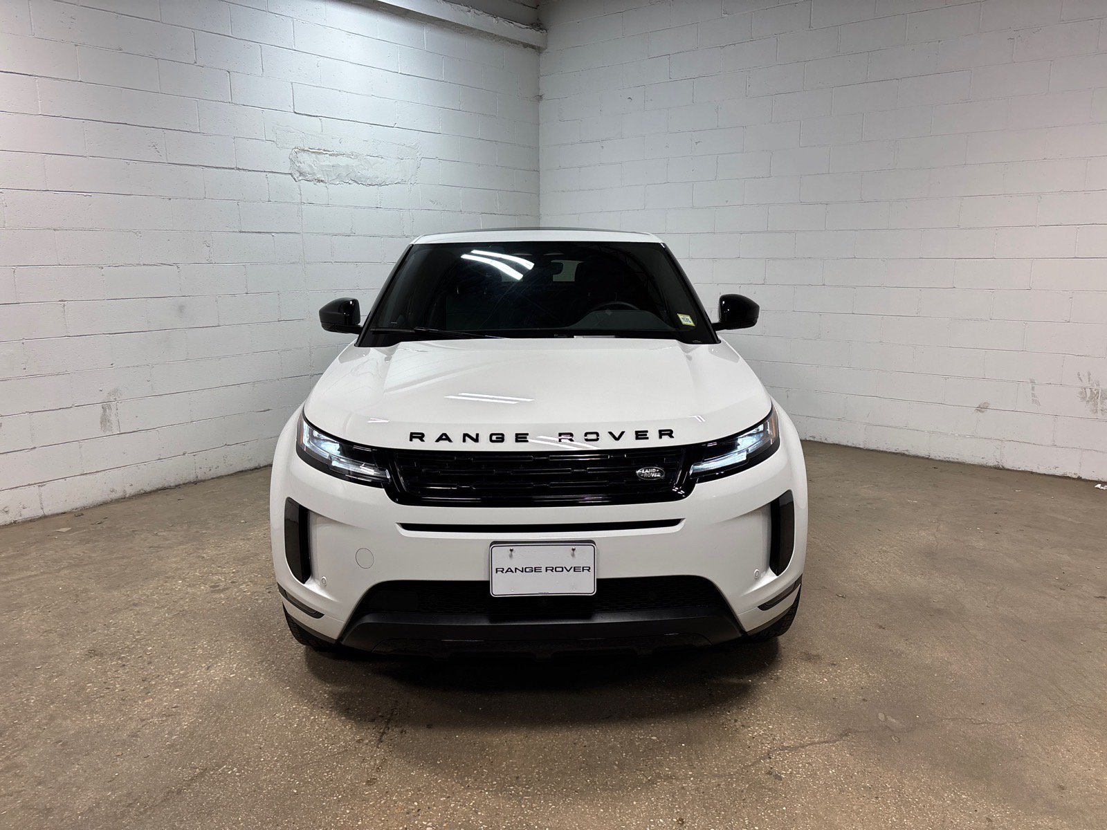 Used 2026 Land Rover Range Rover Evoque S AWD/4WD image 3
