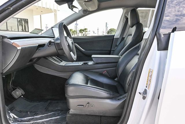 Used 2021 Tesla Model Y Long Range image 17