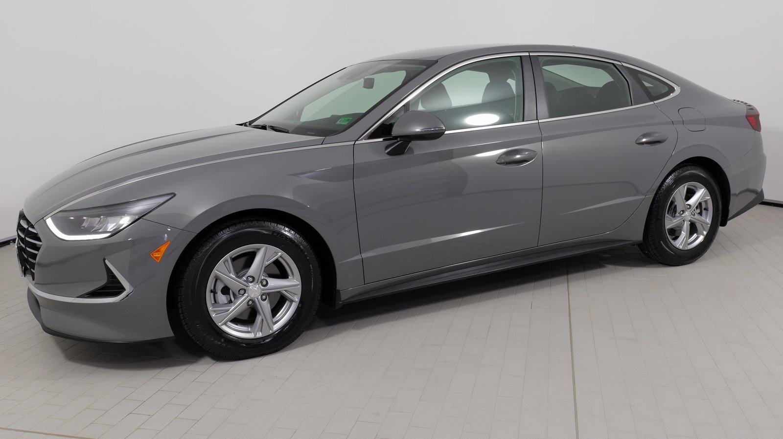 Used 2023 Hyundai Sonata SE image 3