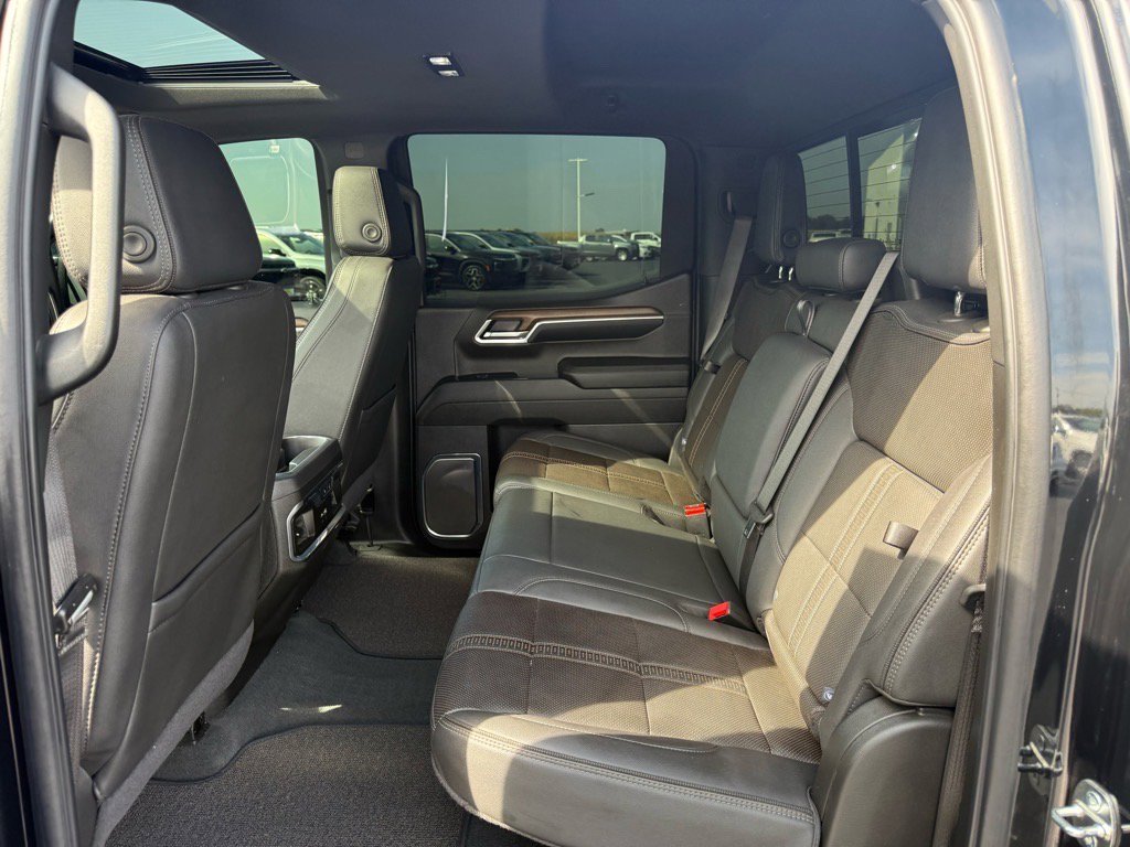 Used 2024 Chevrolet Silverado 1500 High Country w/ Midnight Edition image 15