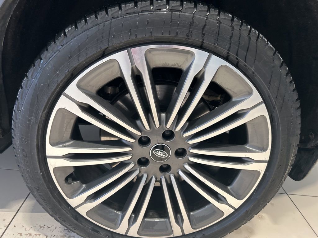 Used 2023 Land Rover Range Rover SE image 21