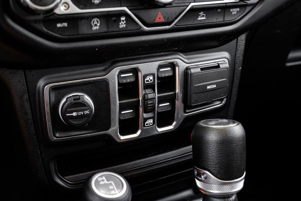 Used 2022 Jeep Wrangler Unlimited Sport image 34