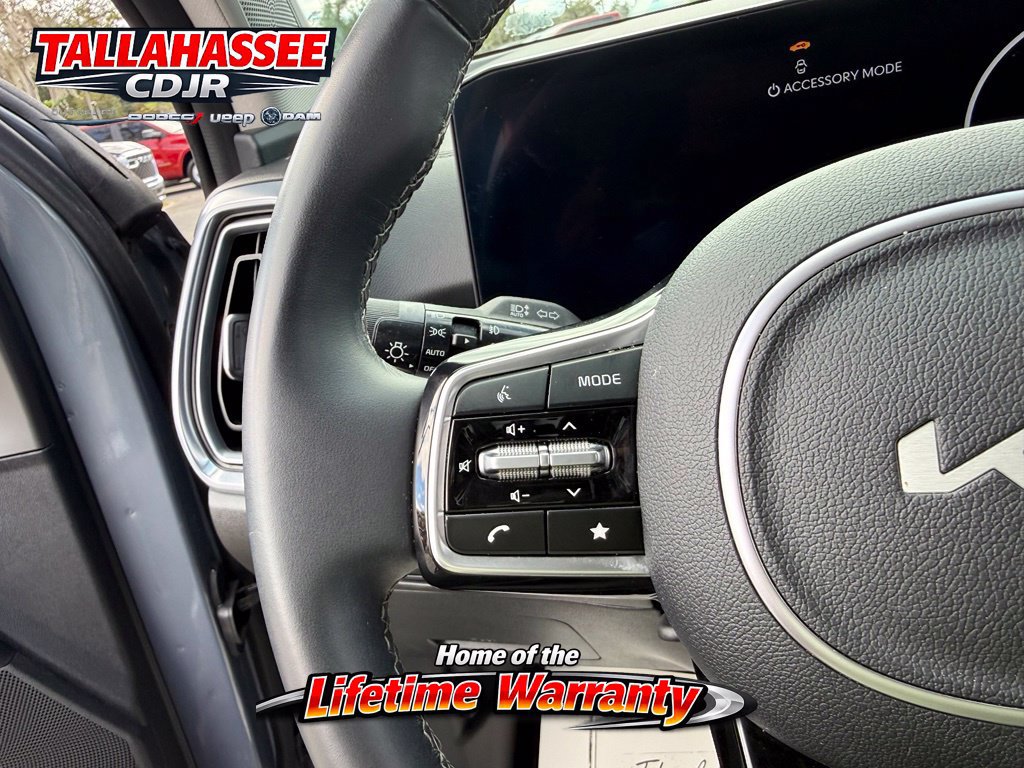 Used 2025 Kia Sorento SX FWD image 22