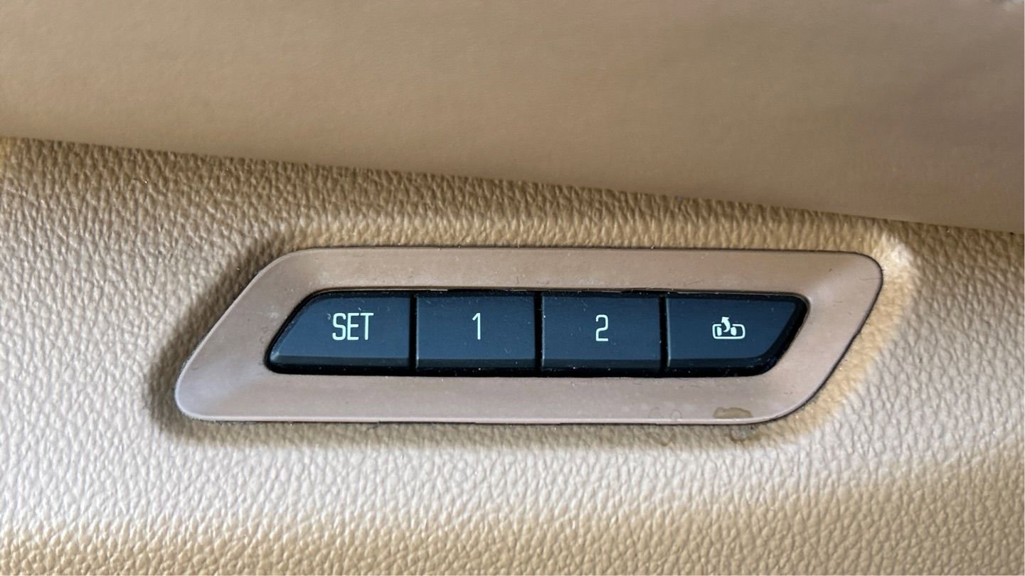 Used 2017 Cadillac Escalade Platinum RWD image 56