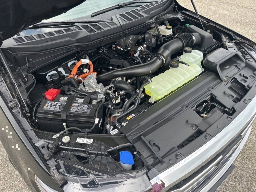 New 2025 Ford F150 Lariat w/ Equipment Group 501A Mid image 16