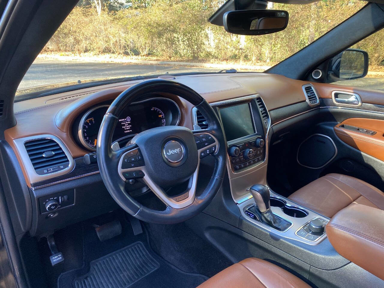 Used 2017 Jeep Grand Cherokee Summit w/ Platinum Series Group image 14