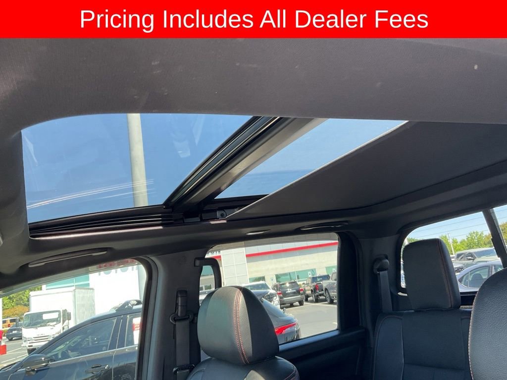 Used 2021 Nissan Titan PRO-4X w/ Pro-4x Convenience Package AWD/4WD image 31