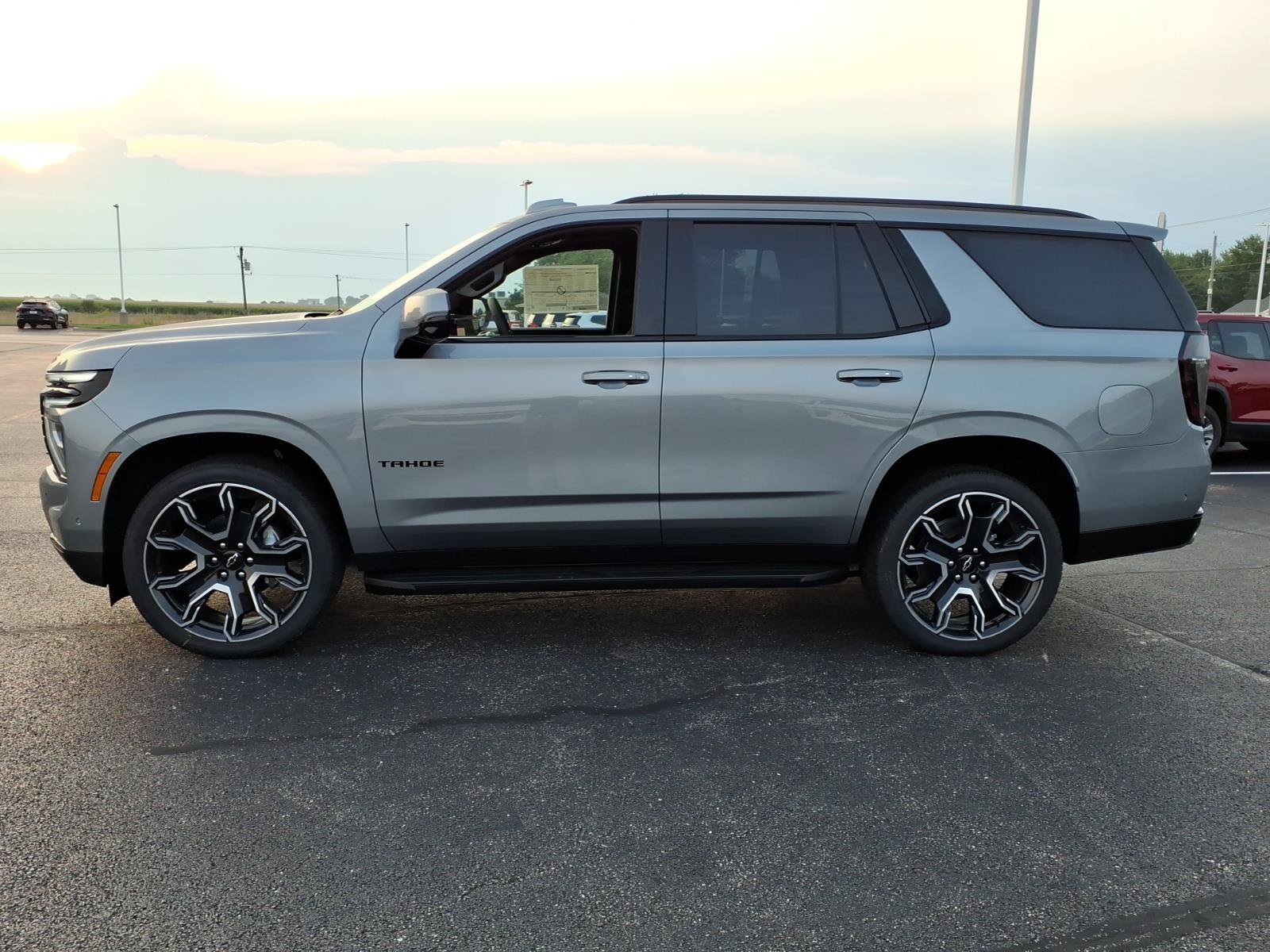 New 2026 Chevrolet Tahoe RST w/ RST Capability Package AWD/4WD image 2