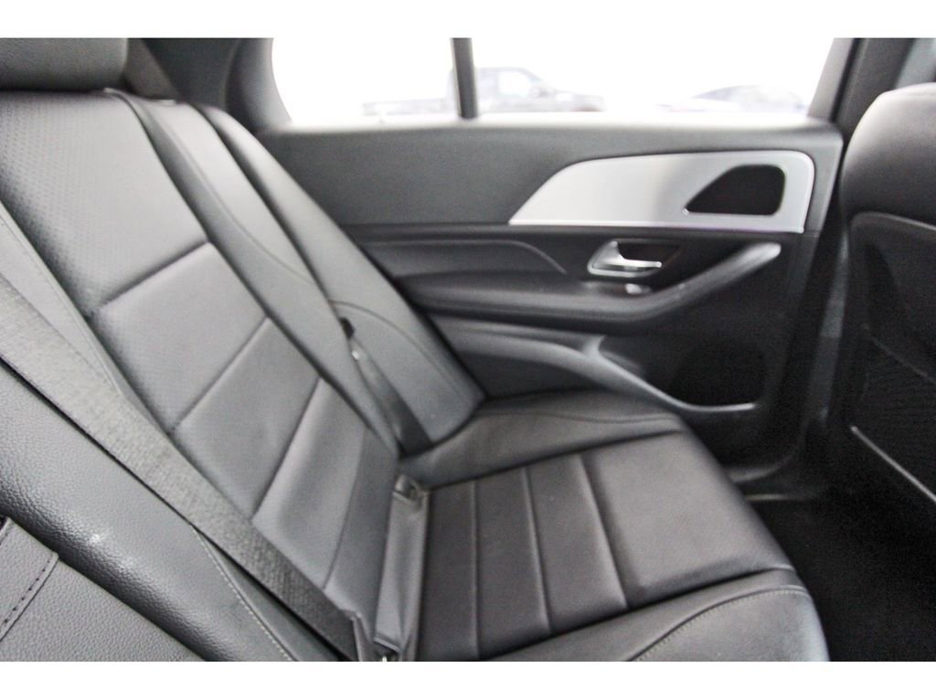 Used 2024 Mercedes-Benz GLE 450e 4MATIC image 11