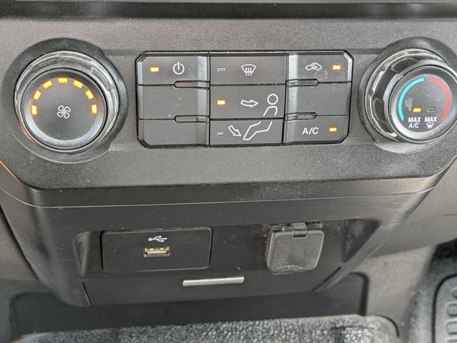 Used 2017 Ford F550 2WD Regular Cab Super Duty image 14