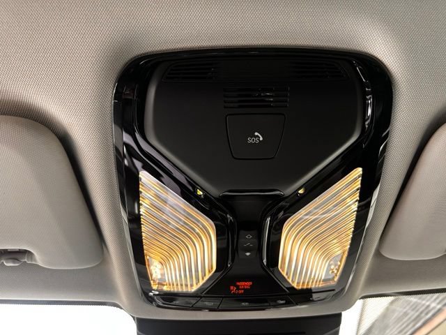Used 2024 BMW X7 xDrive40i w/ Premium Package AWD/4WD image 23